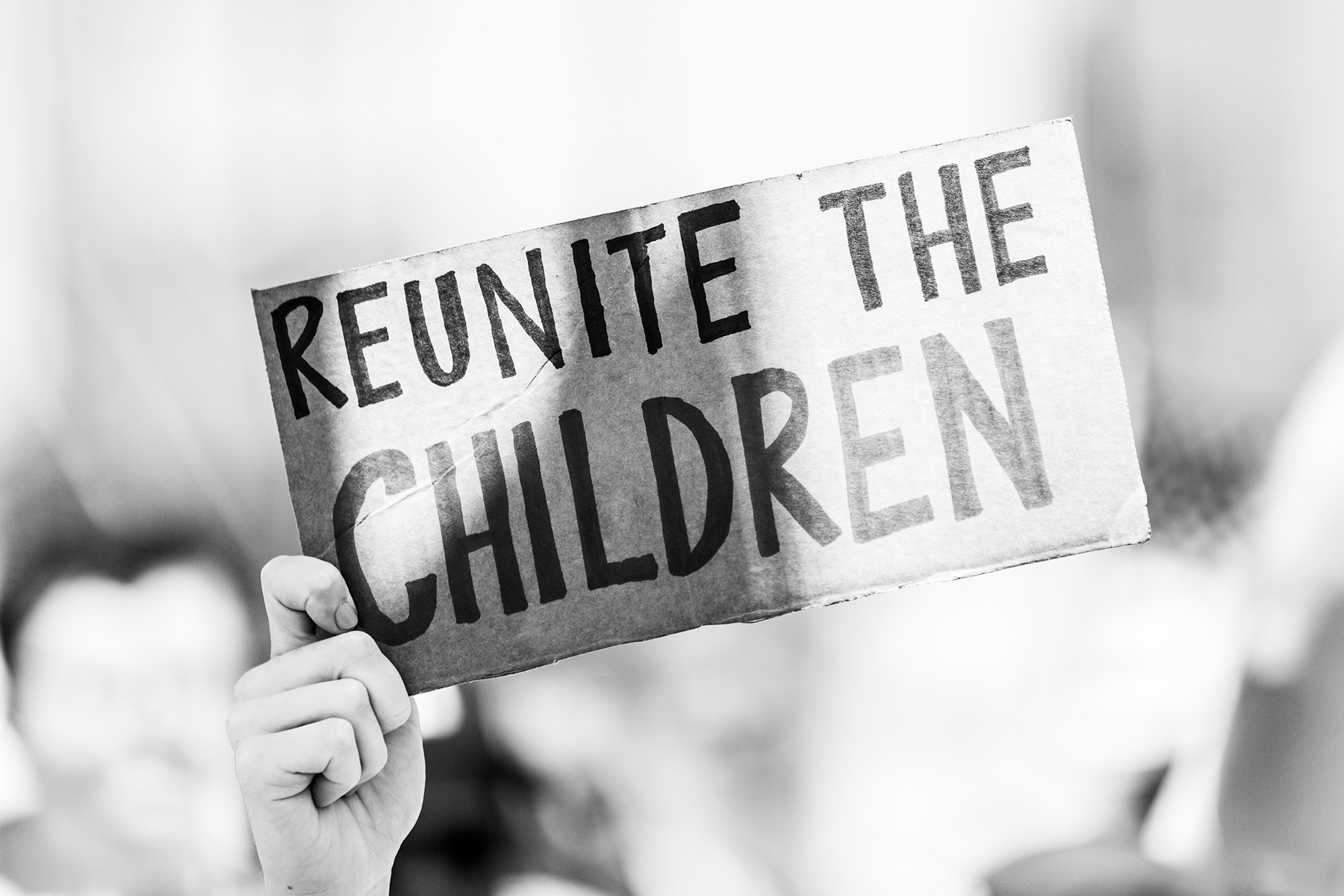 keepfamiliestogether_180630_03